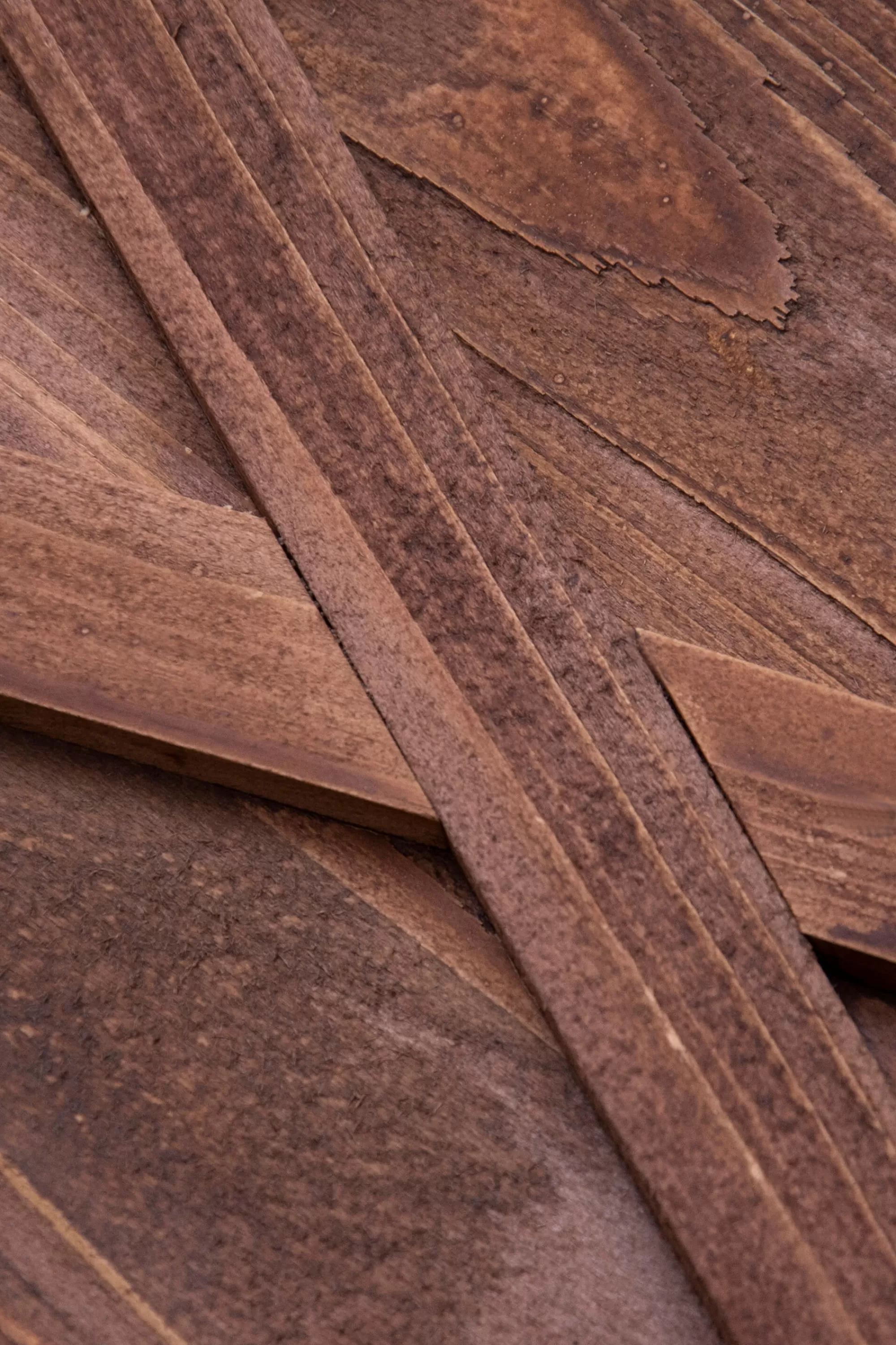 New Christmas Tree World Large Wooden Trapezoid Christmas Tree Skirt (Fits 6Ft-9Ft Trees - 3 Colours Available)