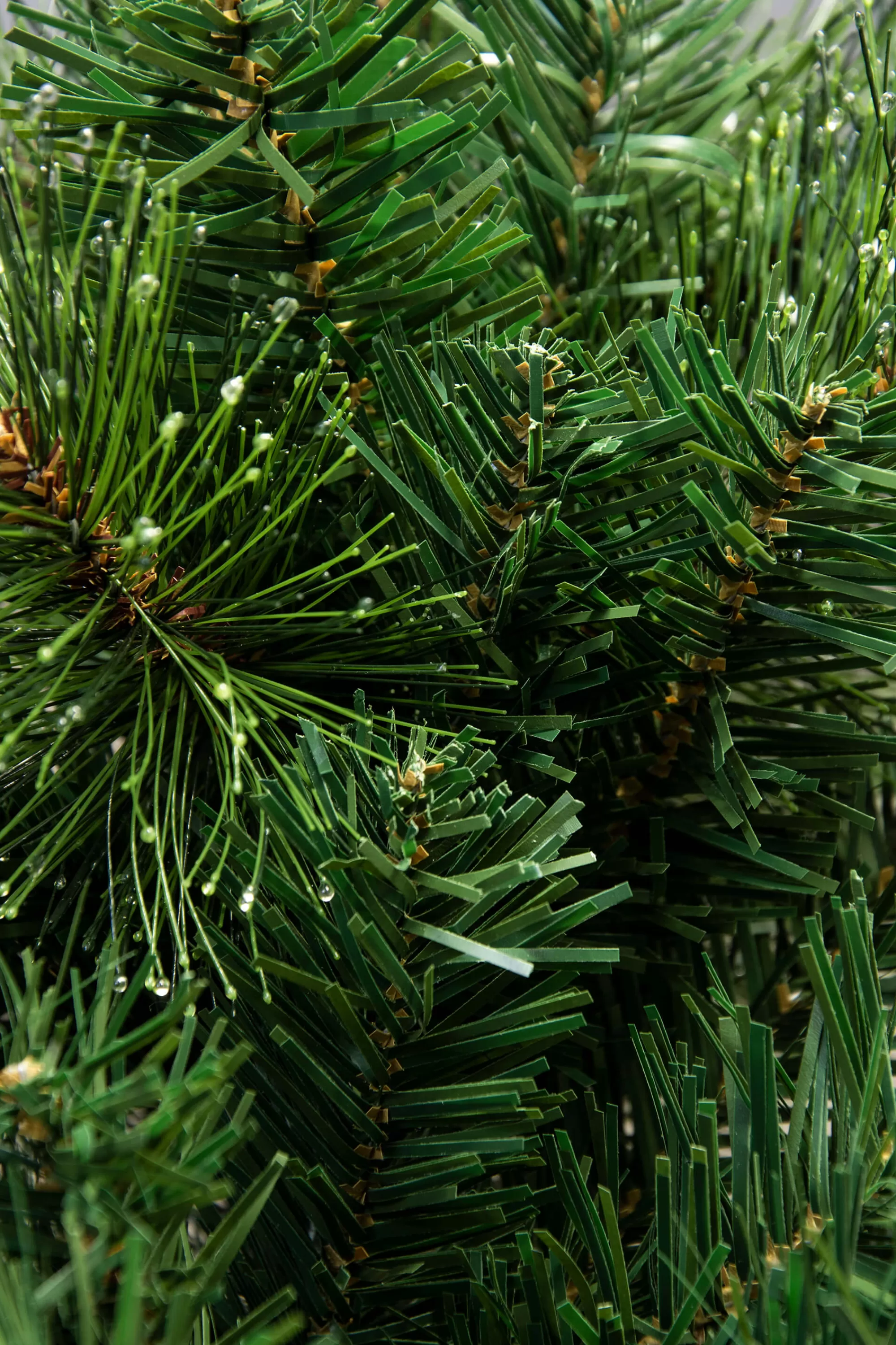 Outlet Christmas Tree World The 4Ft Pre-Lit Majestic Dew Pine Potted Tree (Outdoor)