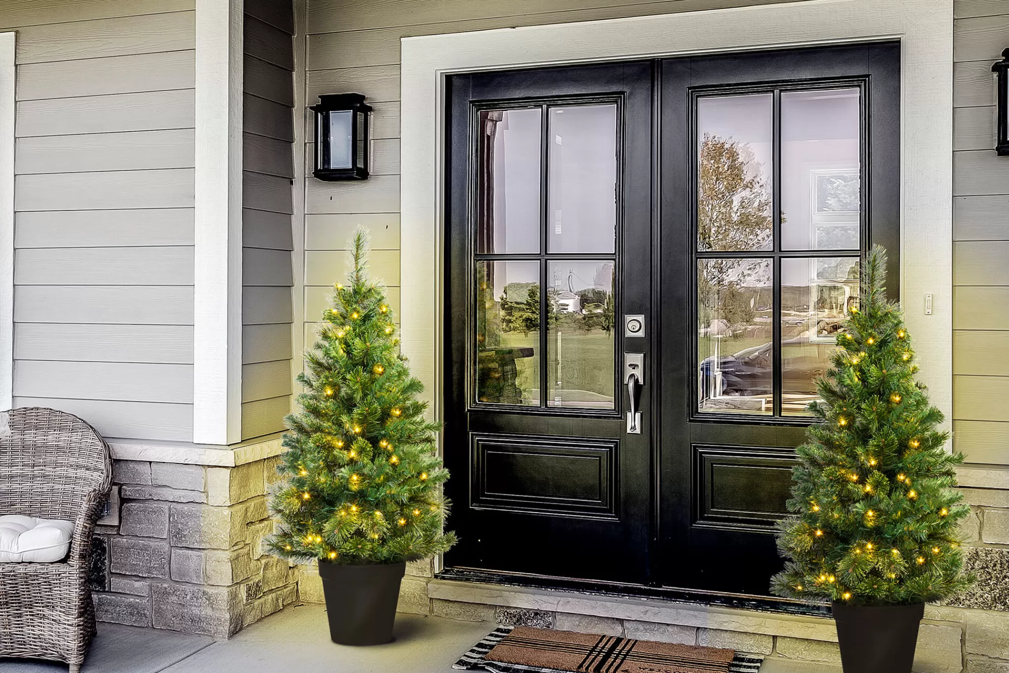 Outlet Christmas Tree World The 4Ft Pre-Lit Majestic Dew Pine Potted Tree (Outdoor)