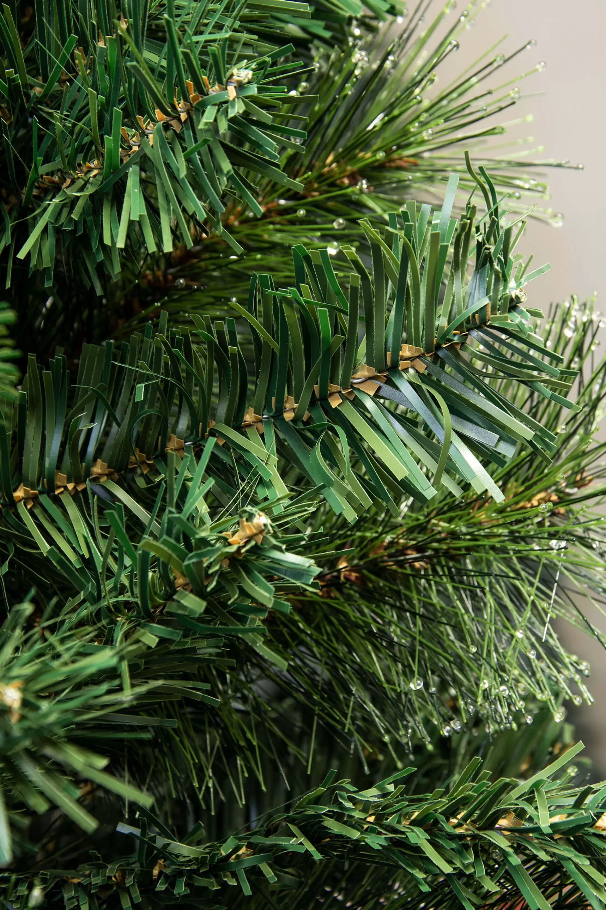 Outlet Christmas Tree World The 4Ft Pre-Lit Majestic Dew Pine Potted Tree (Outdoor)